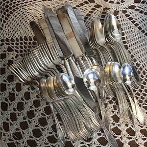 1881 Rogers Bros Coronet/Mystic Silverplate flatware